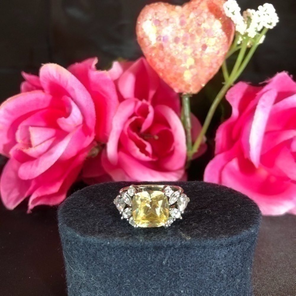 Beautiful  Yellow canary CZ Ring Size6